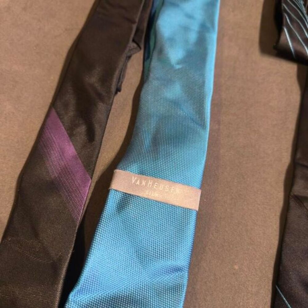 Set‎ of 3 ties in blue, purple, and black #accessories - Picture 2 of 4